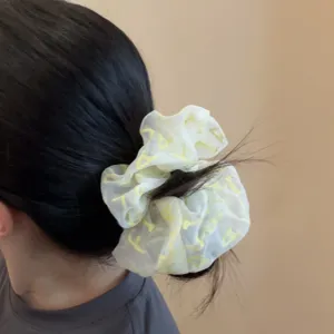 Koreaanse stijl doorschijnende mesh haarscrunchie met gele letterprint voor paardenstaart