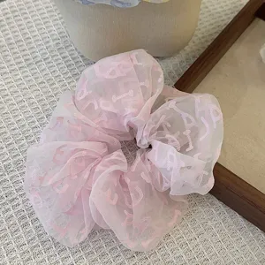 Roze mesh haarscrunchie met letterpatroon, Koreaanse stijl haarelastiek voor dagelijks gebruik.
