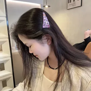 Koreanischer bunter Kristall Dreieck Haarclip, glänzender Seitenclip für Damen und Alltag.