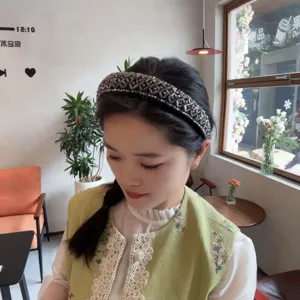 Handmade crystal beaded headband baroque vintage sponge hair hoop for elegant women details