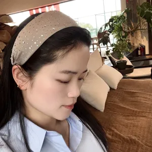 Brede strass haarband voor dames, glanzende kristallen haarhoepel, stijlvol mode accessoire.