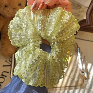 Süßes Spitzen-Haargummi für Damen, elegantes grünes Haargummi, ästhetisches Haarzubehör.