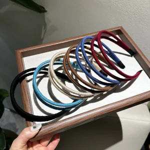 Minimalistisches Haarband aus Garn doppelsträngig einfarbig vielseitig Herbst Winter