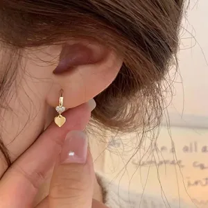 Élégantes Boucles d'Oreilles Créoles Pendantes en Cœur en Cuivre Avec Strass Avec Tige en Argent Sterling 925 Or Clair Argent Platine Double Cœurs Délicats Pendant Bijoux Pour Femmes