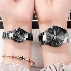 Montres à quartz couple bracelet en acier inoxydable, ensemble étanche élégant pour amoureux.