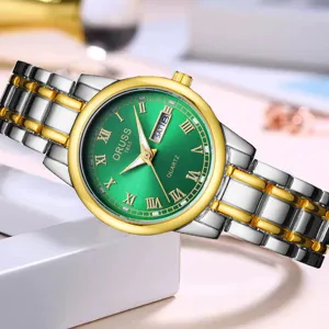 Montre quartz élégante pour femme avec cadran vert et bracelet en métal bicolore chic