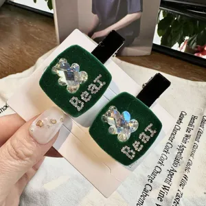 Pinza para el pelo de terciopelo verde estilo coreano ins con diseño de oso de diamantes