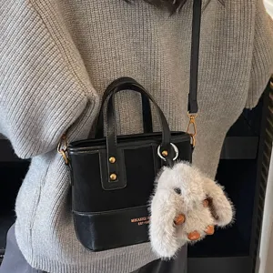 Borsa a tracolla donna retrò elegante moda inverno con ciondolo peluche carino