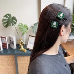 Pinza de pelo cuadrada de terciopelo verde strass oso horquilla elegante accesorio otoño.