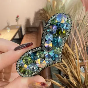 Barrette a cheveux en strass cristal vert elegance pince laterale brillante accessoire femme mode