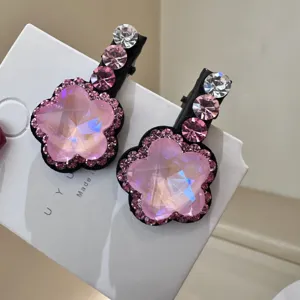 Jolies pinces à cheveux fleuries en cristal rose, pinces bec de canard élégantes pour frange.