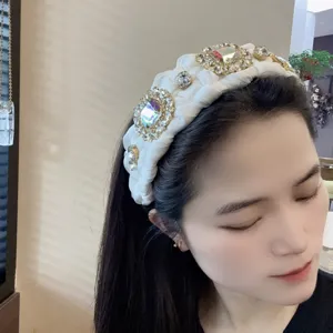Diadema acolchada blanca con cristales pedrería trenzada accesorio de cabello ancho