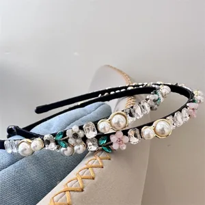 Elegant crystal pearl floral thin headband detail, sparkling rhinestones and sweet design.