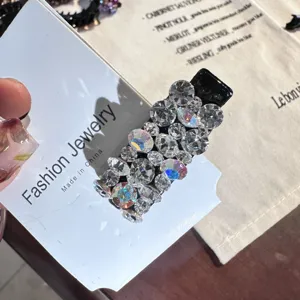 Petite pince a cheveux bec de canard en strass cristal scintillant accessoire mode mignon