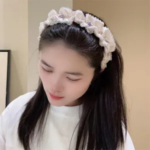 Elegantes kristallperlen verziertes rüschen haarband für damen, stilvolles haaraccessoire.