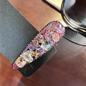 Pince à cheveux en strass cristal étincelant pour femmes, accessoire de luxe.