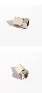 Nahaufnahme der glatten quadratischen geometrischen Ohrklemme, minimalistischer Ohrclip.
