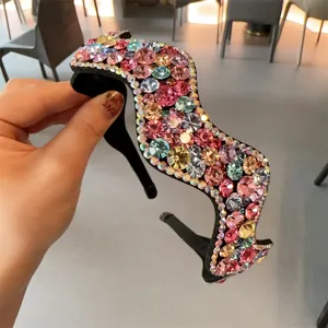 Atemberaubendes farbiges Strass gewelltes Stirnband glänzender Kristall Haarreif Accessoire