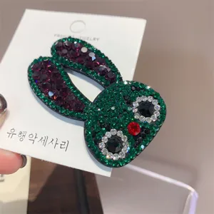 Bonita pinza para el cabello de conejo con brillantes cristales para estilo diario.