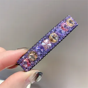 Kleurrijke strass haarklem glinsterende kristallen zijklem haaraccessoire details