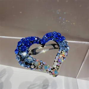 Pince à cheveux cœur en strass bleu étincelant cristal creux pince à ressort détail