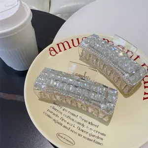 Strass Haarspange für Damen, glänzende Kristall Haarklammer für elegante Frisuren und Alltag.