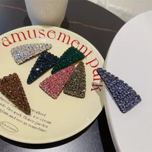 Detail de pinces a cheveux triangle en strass scintillants accessoires de mode colores