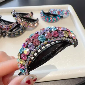 Pince à cheveux banane en strass cristal courbée griffe brillante attache queue de cheval détail