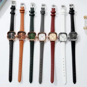 Damen vintage kleine quadratische Quarzuhr mit schmalem Lederarmband elegante Freizeituhr.