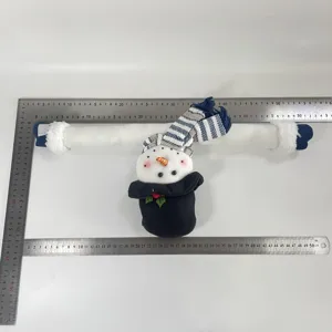 Weihnachtlicher Schneemann Vorhanghalter Plüsch Dekoration mit Lineal Größenanzeige.