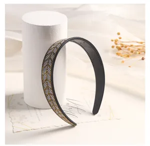 Elegant crystal rhinestone headband for women, stylish fishbone pattern luxury hair hoop