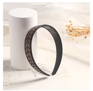 Rhinestone fishbone headband sparkling crystal black hair hoop elegant women fashion detail view