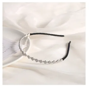 Elegant rhinestone headband for women, sparkly crystal hair hoop for daily wear and parties.