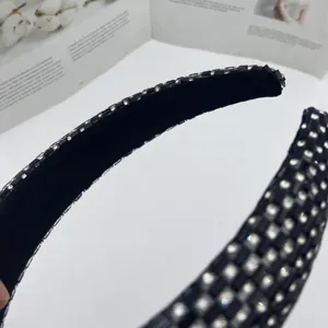 Serre-tête en velours noir avec strass cristal pour femme, accessoire de cheveux brillant.