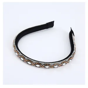 Rhinestone embedded black headband detail, vintage sparkling diamond hair accessory for daily wear.