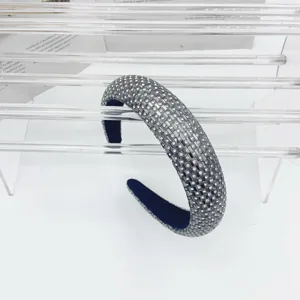 Serre-t-ête rembourré en strass brillants pour femmes, accessoire de cheveux élégant.