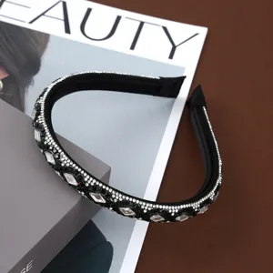 Elegant rhinestone headband for women, sparkly crystal hair hoop fashion hair accessories.