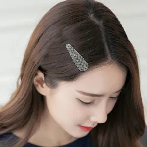 Sparkling rhinestone hair clip for women, elegant crystal hairpin for sweet side bangs styling.