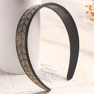 Black rhinestone headband with fishbone pattern, elegant hair hoop for daily wear and party.