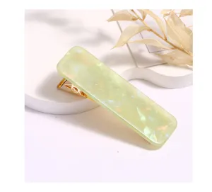 Green acrylic rectangular hair clip, trendy candy color duckbill clip for women's daily wear.