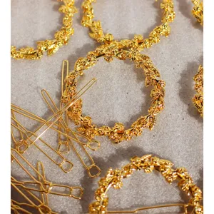 Vintage gold floral hair clip and hairpin set for elegant Hanfu styling and daily wear chic.