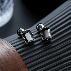 Pendientes de tuerca de circonita negra cuadrada de acero de titanio para hombres estilo