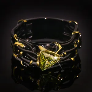 Anillo de Diamante de Imitación Verde Oliva Triángulo Geométrico Bicolor Vintage Anillo de Banda Punk de Aleación Galvanizado Unisex