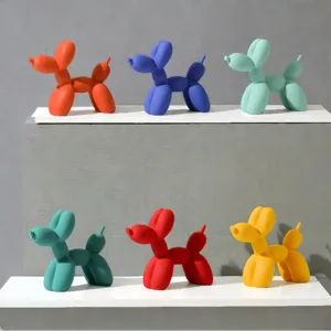 Figura escultura perro globo de resina de color, detalle de decoracion moderna para hogar.