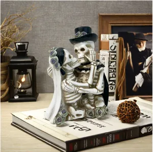 Halloween skeleton couple figurine resin bride and groom statue for spooky home decor party display