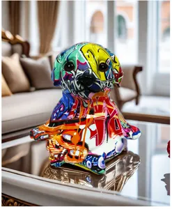 Statuetta salvadanaio cane yoga graffiti colorato, ideale per decorazioni moderne per la casa e ufficio.