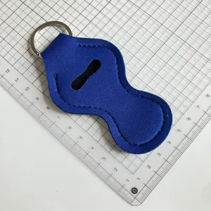 Porte-clé étui à rouge à lèvres en néoprène bleu housse de baume portable avec anneau métal