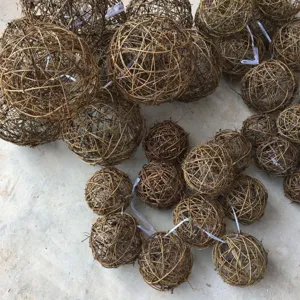 Natural rattan vine balls for DIY floral arrangements, Christmas party and home decor.