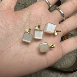 Silberner Mondstein Apfel Anhänger DIY Schmuck Zubehör mit quadratischem Edelstein Gold.