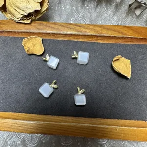 Silber eingelegter quadratischer Stein Anhänger DIY Zubehör Set mit vier feinen Stücken.